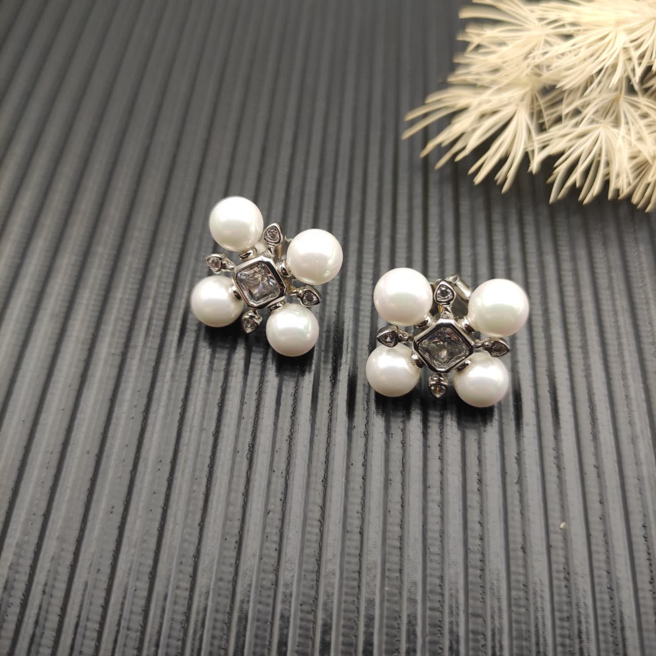 David Yurman Elegant Pearl Stud Earrings with Diamond Accents